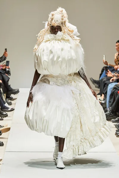Look 15